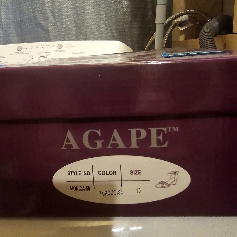 Brand new in box Turquoise pumps - Picture 5 of 5